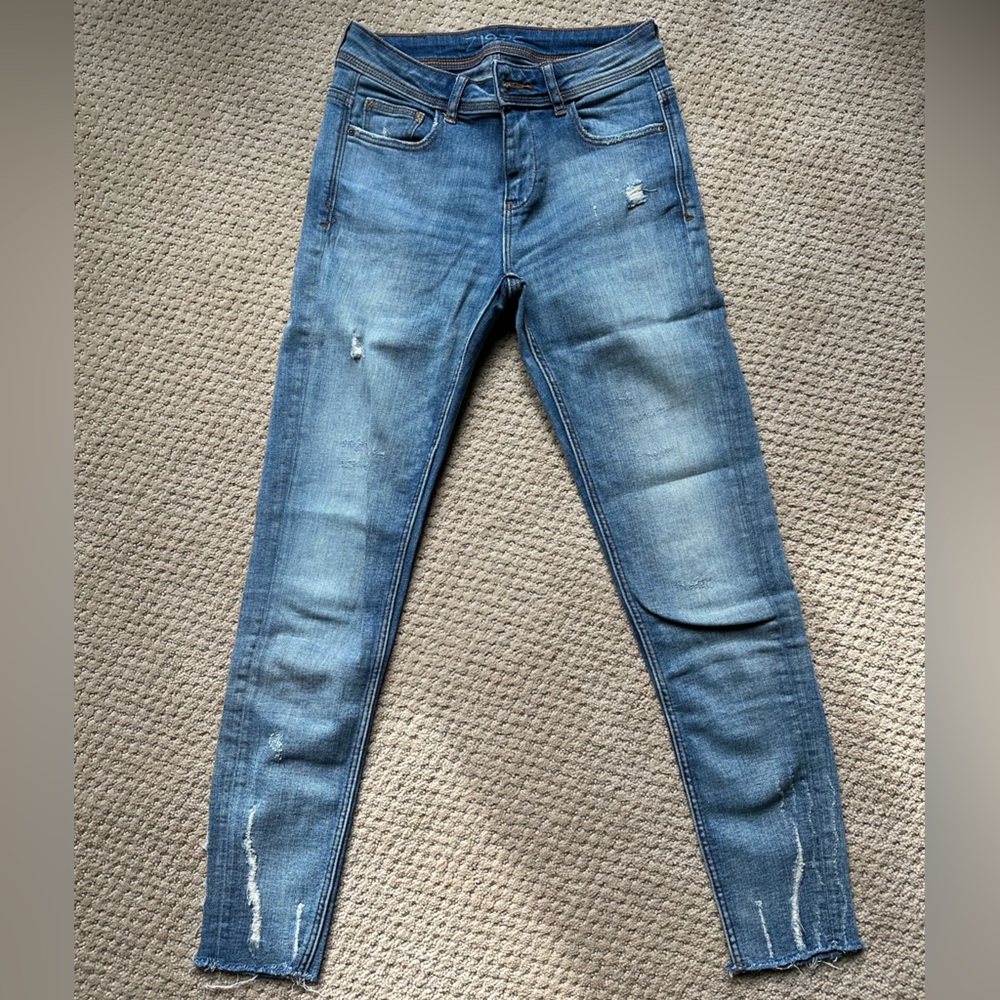 Zara skinny jeans/ slightly used/ us2